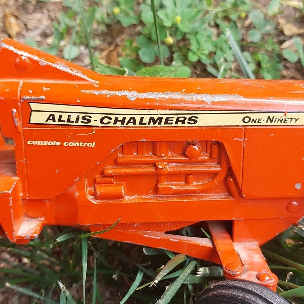 Allis-Chalmers Vintage Toy Tractor - Picture 4 of 6